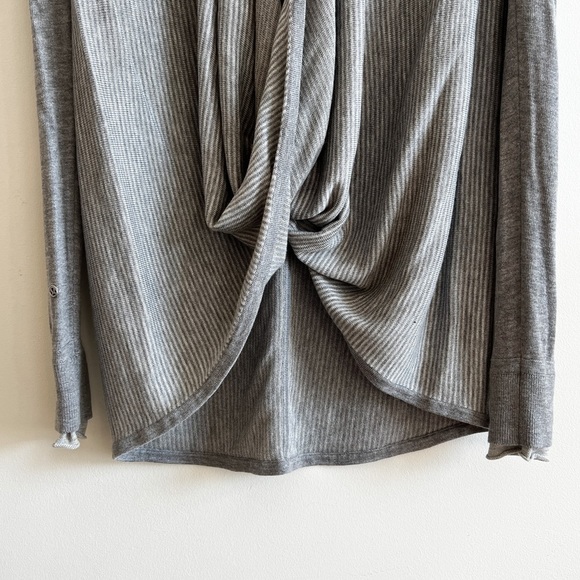🏷️ SOLD • 𝅺LULULEMON • Iconic Wrap Sweater in Heathered Medium Grey • 6 - Picture 8 of 16